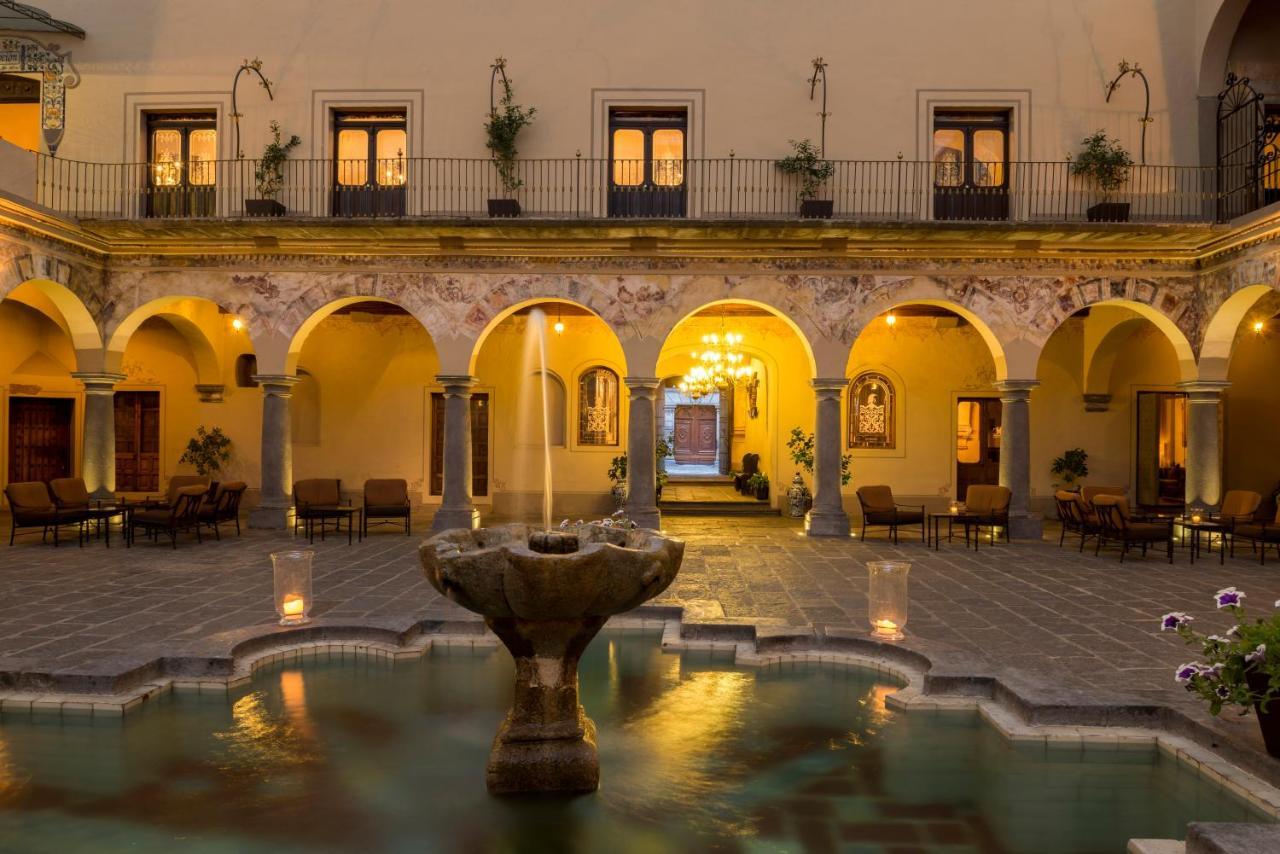 فندق Quinta Real بويبلا المظهر الخارجي الصورة The interior of the hotel