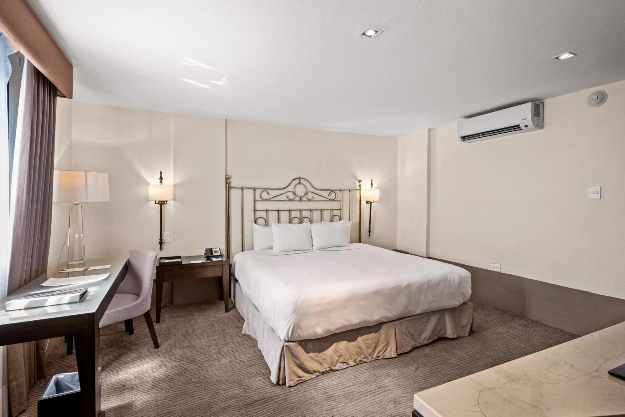 فندق Quinta Real بويبلا المظهر الخارجي الصورة A room at the hotel