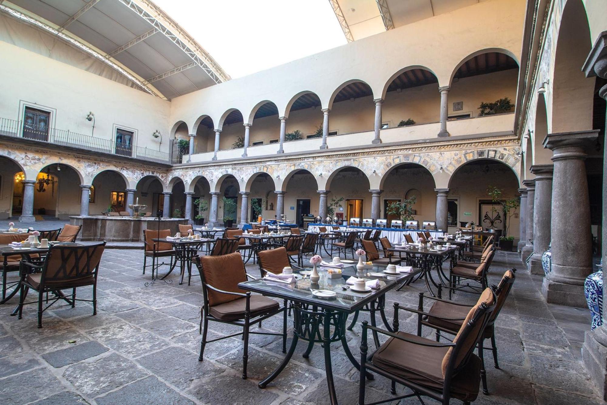 فندق Quinta Real بويبلا المظهر الخارجي الصورة Restaurant in the hotel