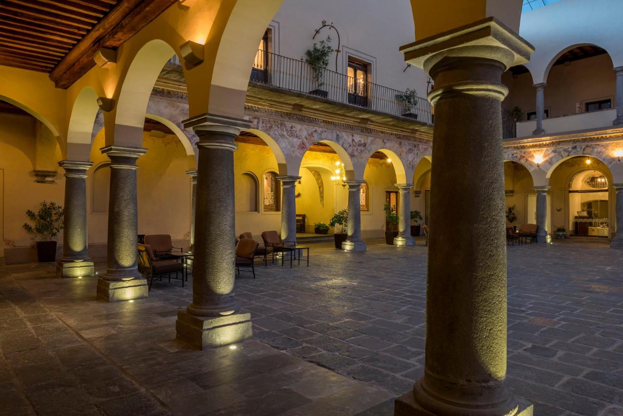 فندق Quinta Real بويبلا المظهر الخارجي الصورة Interior of the hotel